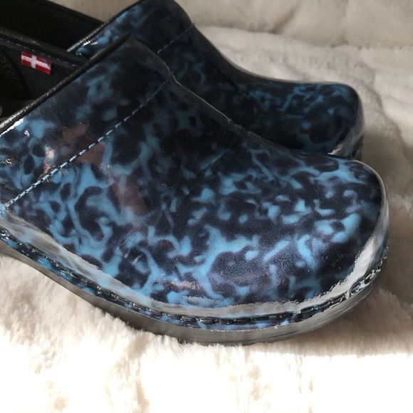 Sanita | Leopard Print Clogs in Blue & Black - Picture 5 of 12